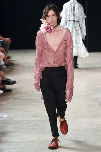 Look 19